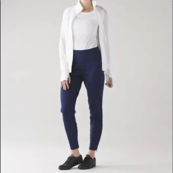 Lululemon Fresh Tracks Pants Joggers 